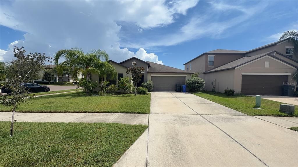 For Rent: $2,525 (4 beds, 2 baths, 1935 Square Feet)