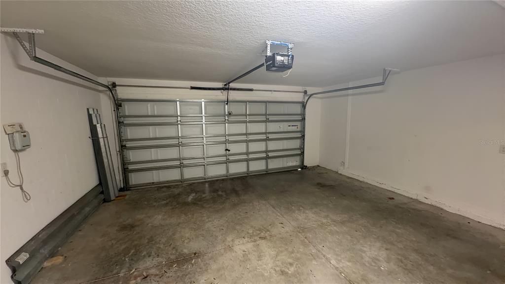 For Rent: $2,525 (4 beds, 2 baths, 1935 Square Feet)