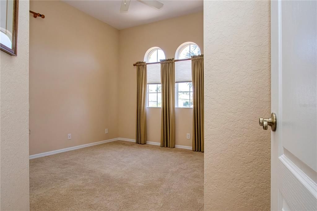 For Sale: $335,000 (2 beds, 2 baths, 1837 Square Feet)