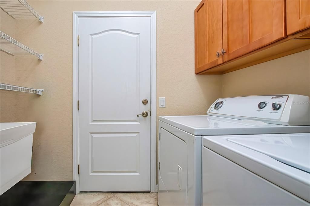 For Sale: $335,000 (2 beds, 2 baths, 1837 Square Feet)