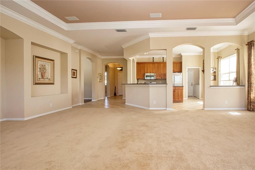 For Sale: $335,000 (2 beds, 2 baths, 1837 Square Feet)