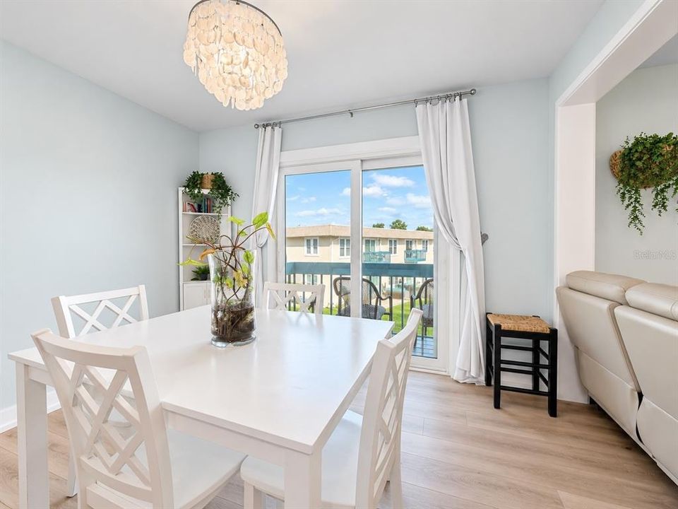 For Rent: $3,300 (2 beds, 2 baths, 1060 Square Feet)