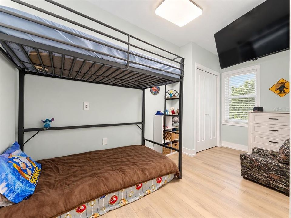 For Rent: $3,300 (2 beds, 2 baths, 1060 Square Feet)