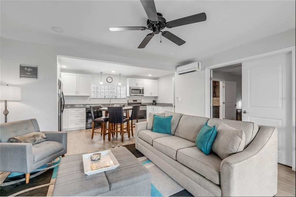 En Venta: $1,197,000 (3 camas, 3 baños, 2107 Pies cuadrados)