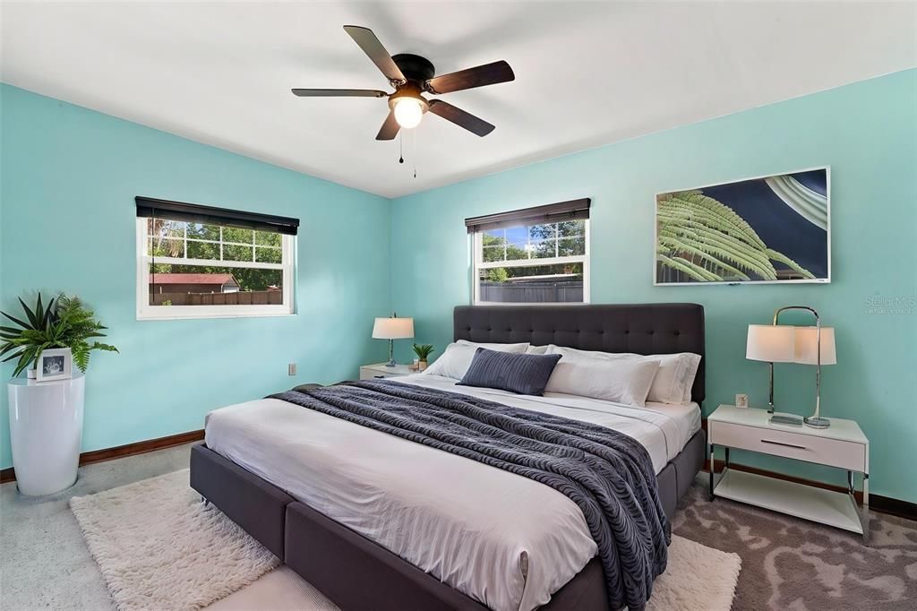 For Sale: $234,500 (2 beds, 1 baths, 936 Square Feet)