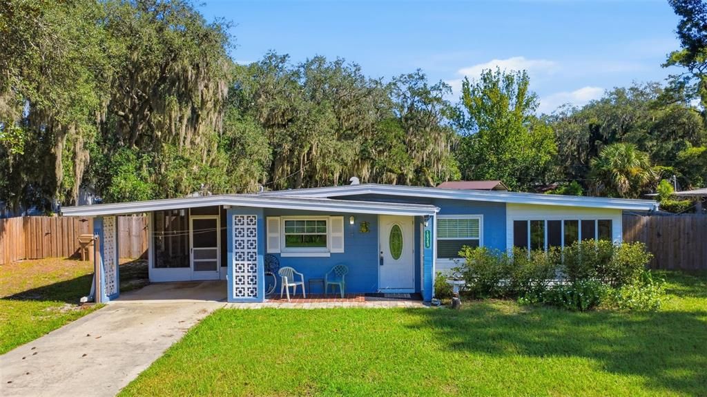 For Sale: $234,500 (2 beds, 1 baths, 936 Square Feet)