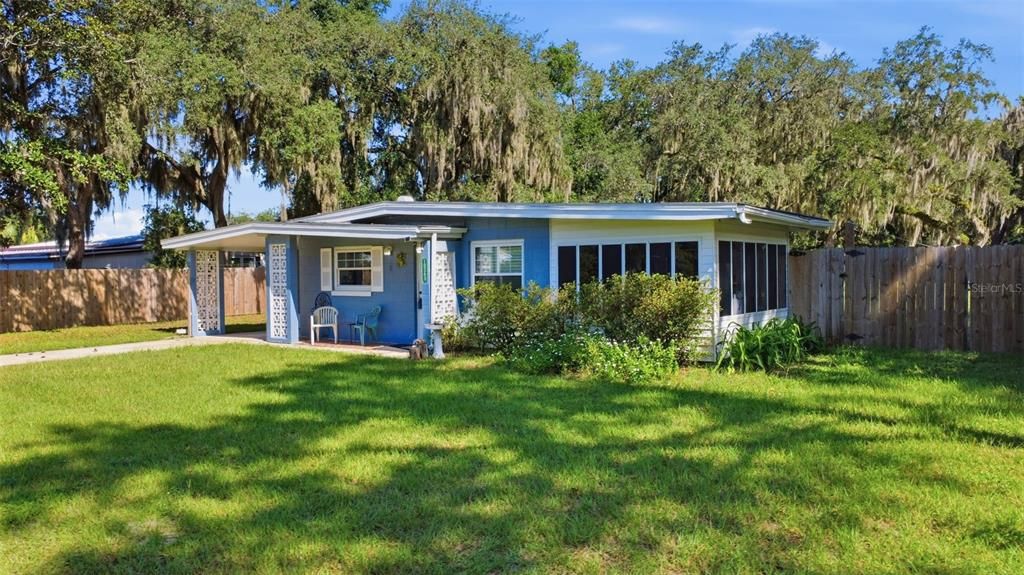 For Sale: $234,500 (2 beds, 1 baths, 936 Square Feet)