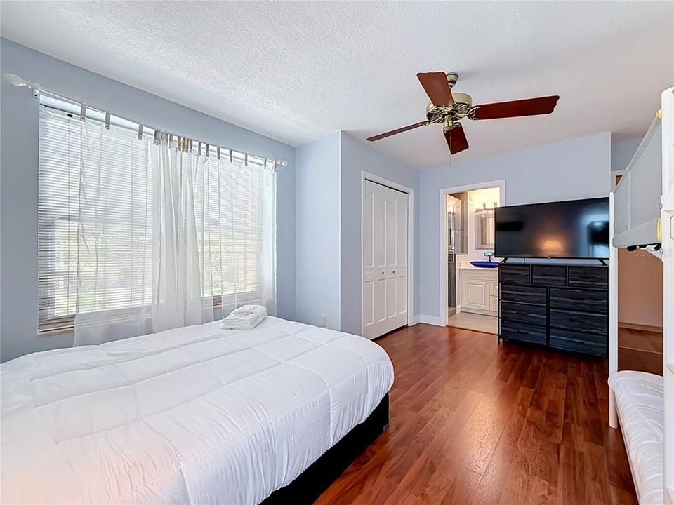 For Rent: $5,000 (4 beds, 3 baths, 3316 Square Feet)