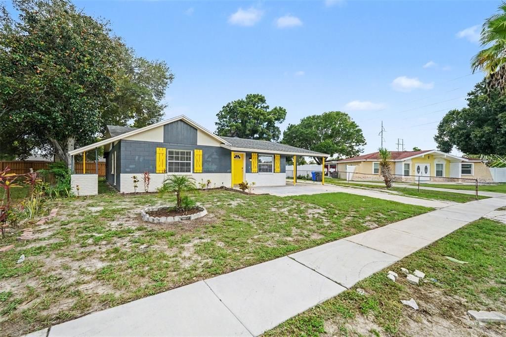 For Sale: $290,000 (2 beds, 1 baths, 1120 Square Feet)