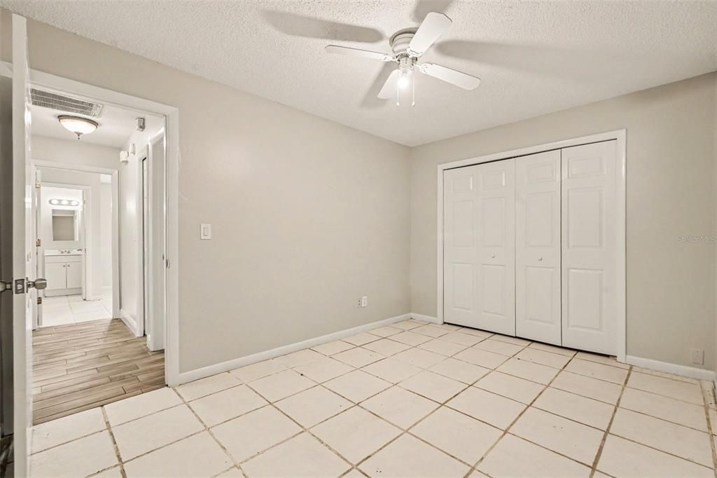 For Sale: $290,000 (2 beds, 1 baths, 1120 Square Feet)