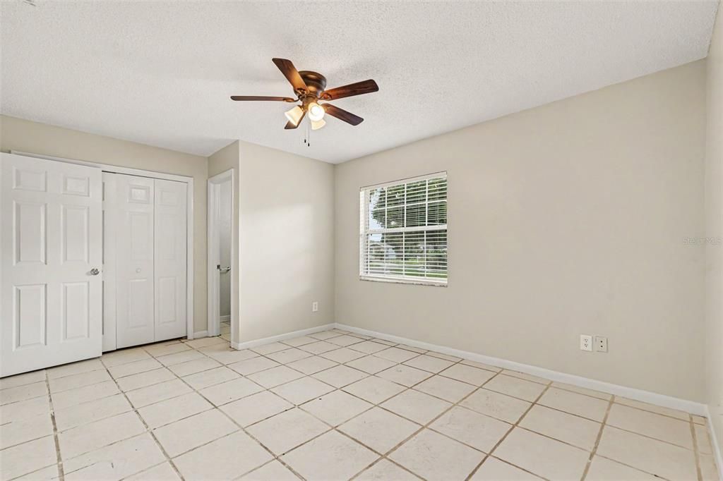 For Sale: $290,000 (2 beds, 1 baths, 1120 Square Feet)