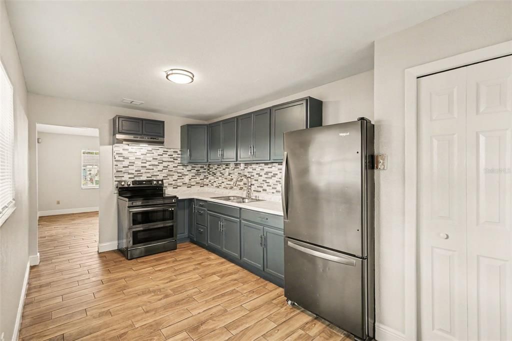 For Sale: $290,000 (2 beds, 1 baths, 1120 Square Feet)