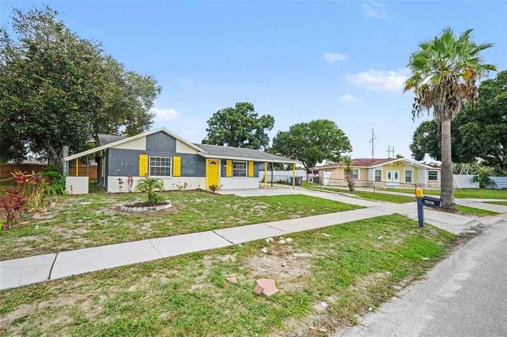 For Sale: $290,000 (2 beds, 1 baths, 1120 Square Feet)