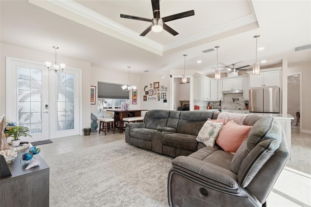 For Sale: $450,000 (3 beds, 2 baths, 1553 Square Feet)