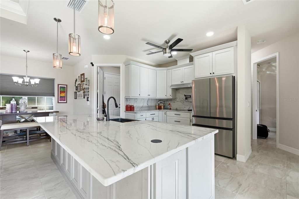 For Sale: $450,000 (3 beds, 2 baths, 1553 Square Feet)
