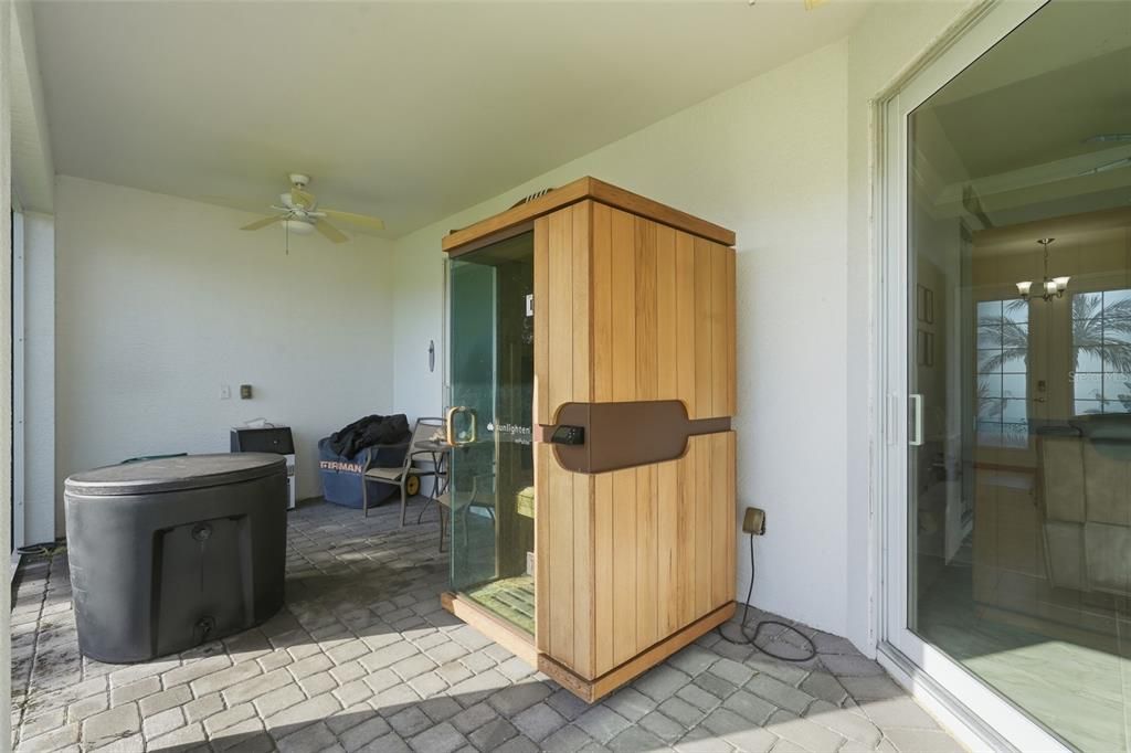 For Sale: $450,000 (3 beds, 2 baths, 1553 Square Feet)