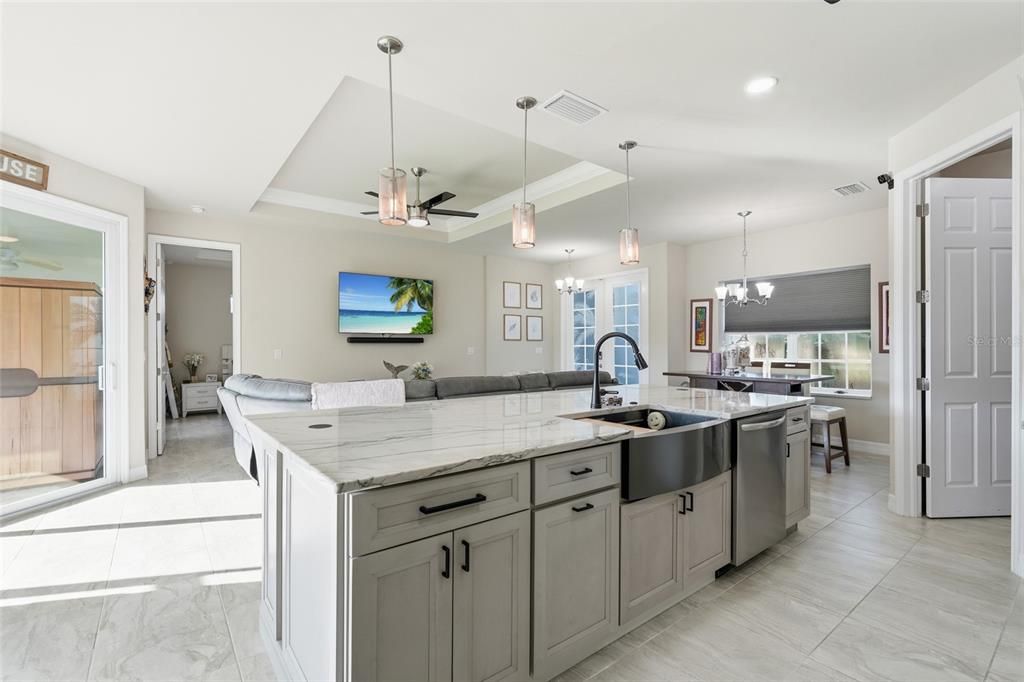 For Sale: $450,000 (3 beds, 2 baths, 1553 Square Feet)