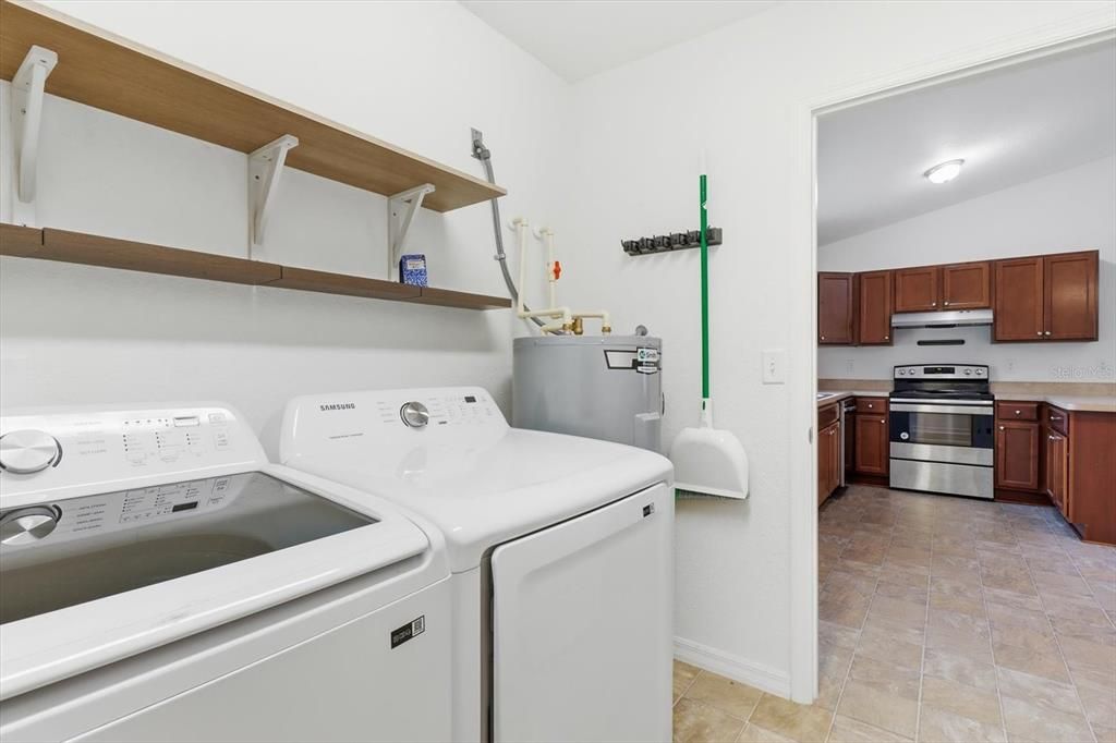 На продажу: $229,000 (3 спален, 2 ванн, 1014 Квадратных фут)