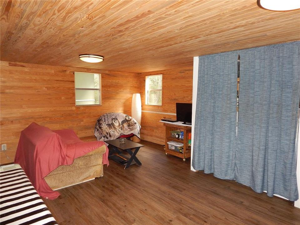 На продажу: $189,000 (2 спален, 1 ванн, 1034 Квадратных фут)