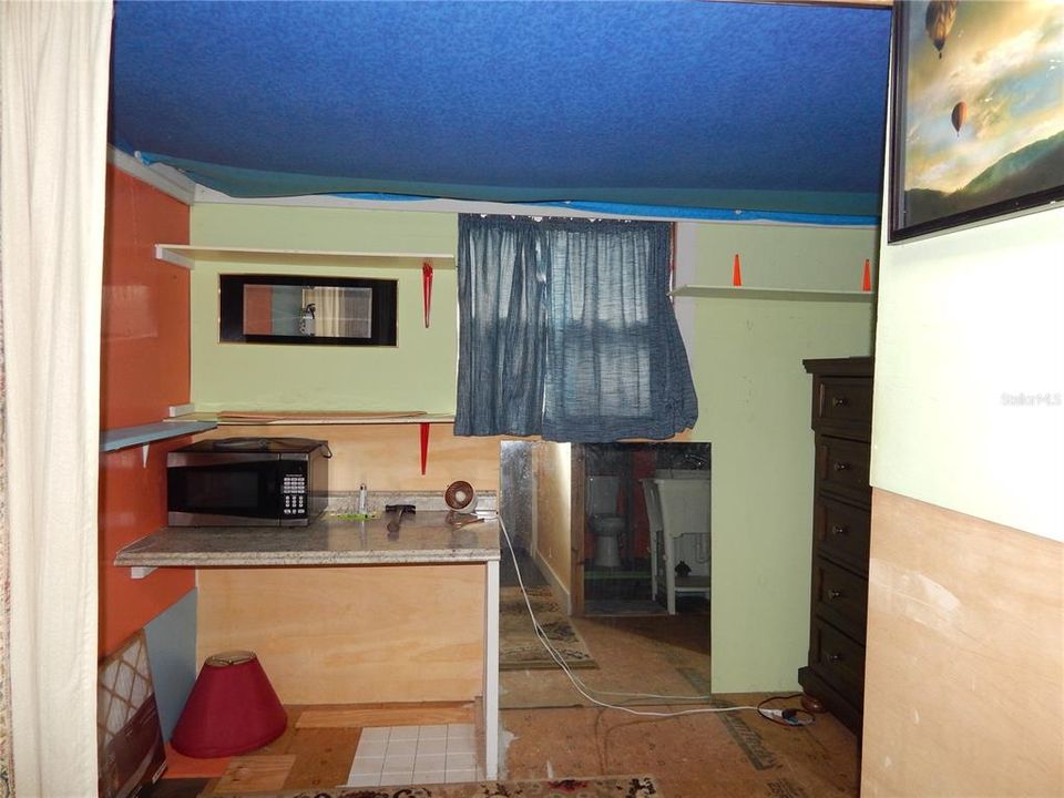 На продажу: $189,000 (2 спален, 1 ванн, 1034 Квадратных фут)