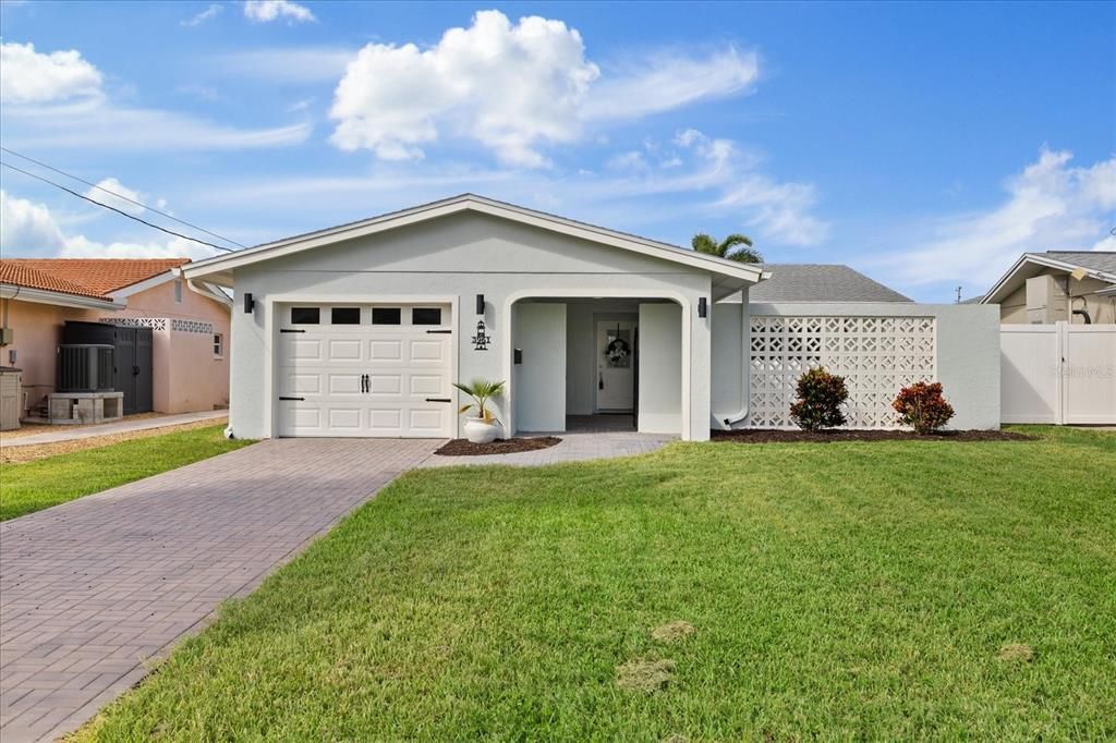 For Sale: $495,000 (2 beds, 2 baths, 1310 Square Feet)