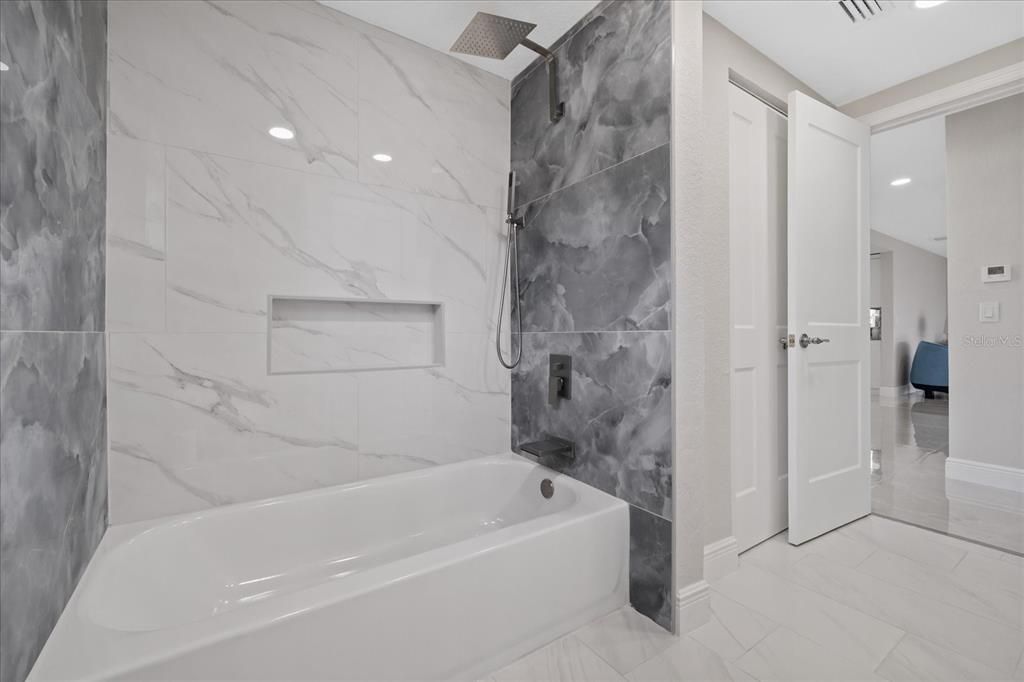 For Sale: $495,000 (2 beds, 2 baths, 1310 Square Feet)