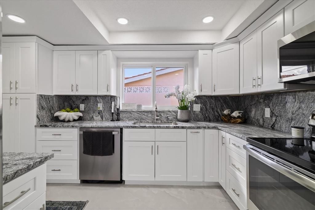For Sale: $495,000 (2 beds, 2 baths, 1310 Square Feet)