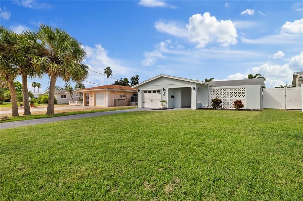 For Sale: $495,000 (2 beds, 2 baths, 1310 Square Feet)