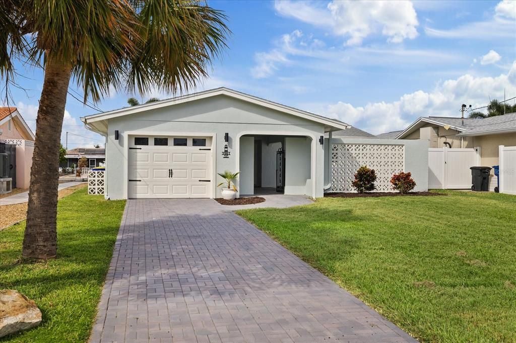 For Sale: $495,000 (2 beds, 2 baths, 1310 Square Feet)