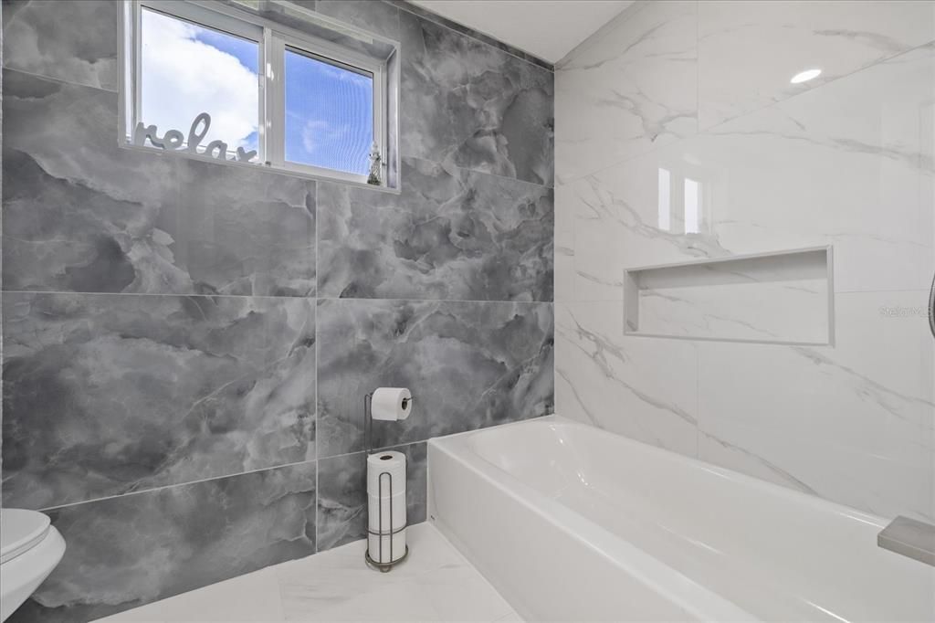 For Sale: $495,000 (2 beds, 2 baths, 1310 Square Feet)