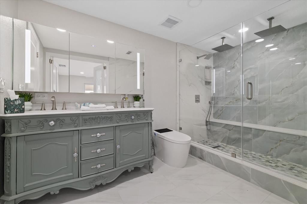 For Sale: $495,000 (2 beds, 2 baths, 1310 Square Feet)