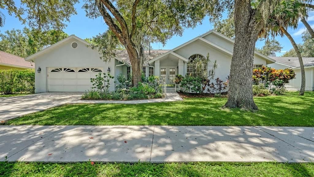 Active With Contract: $550,000 (3 beds, 2 baths, 2284 Square Feet)