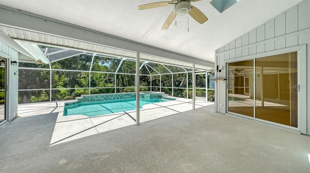 Active With Contract: $550,000 (3 beds, 2 baths, 2284 Square Feet)