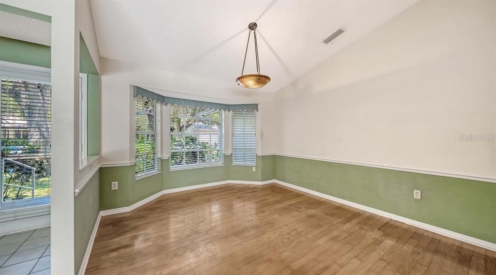 Active With Contract: $550,000 (3 beds, 2 baths, 2284 Square Feet)