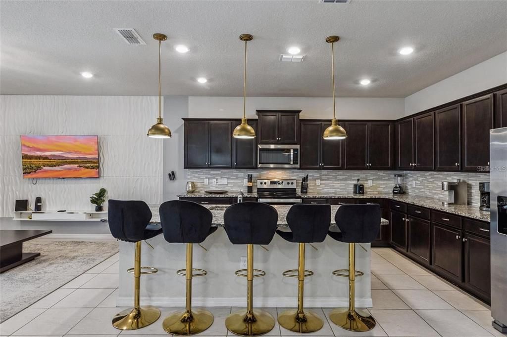 For Sale: $725,000 (10 beds, 8 baths, 4399 Square Feet)