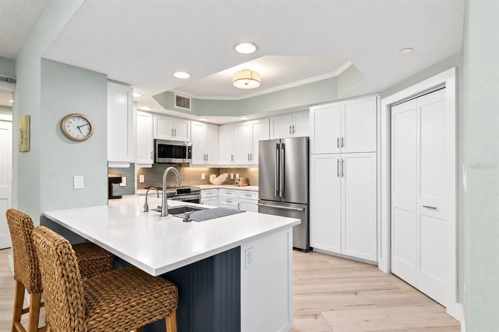 For Sale: $1,692,000 (2 beds, 2 baths, 1460 Square Feet)