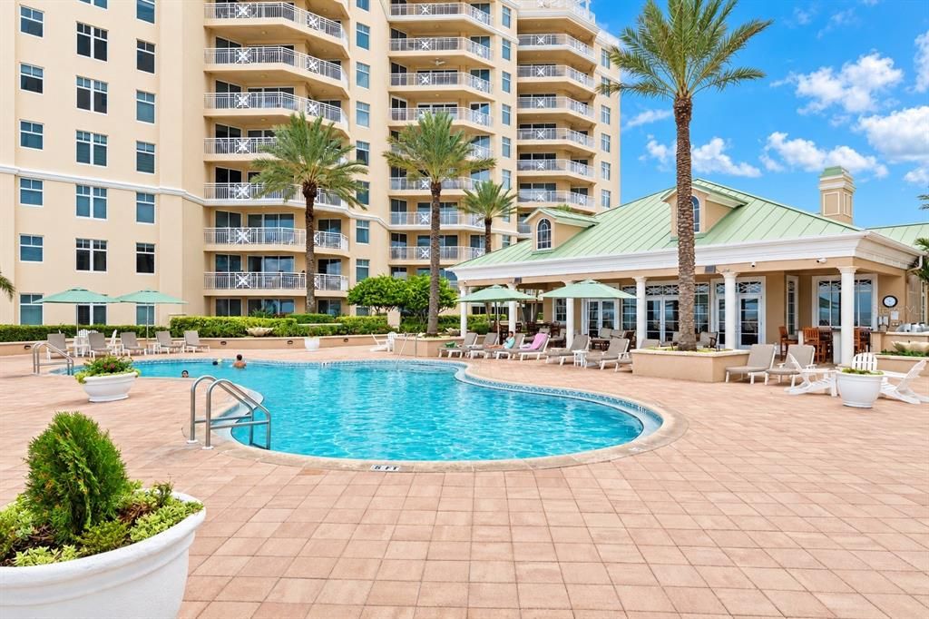 For Sale: $1,692,000 (2 beds, 2 baths, 1460 Square Feet)