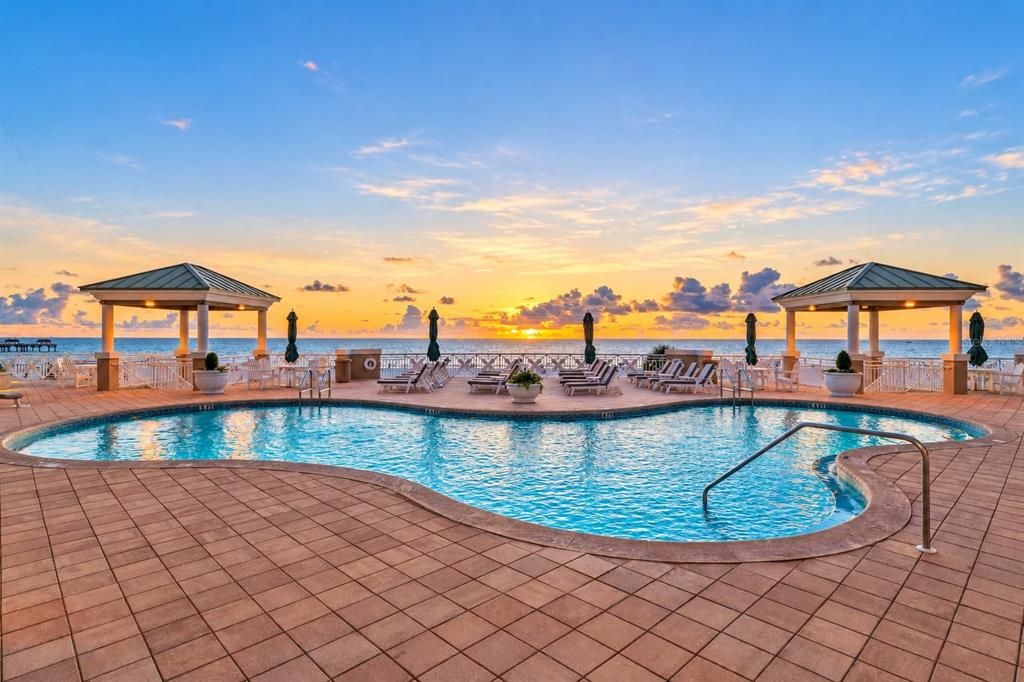 For Sale: $1,692,000 (2 beds, 2 baths, 1460 Square Feet)