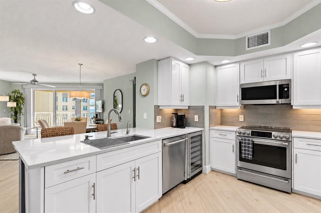 For Sale: $1,692,000 (2 beds, 2 baths, 1460 Square Feet)