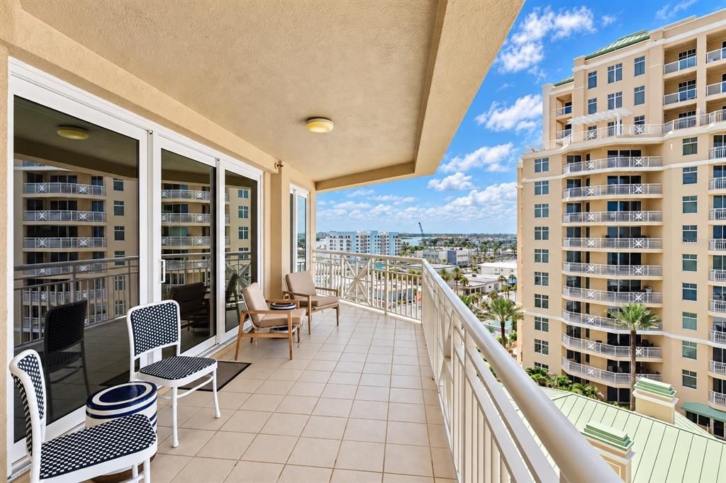 For Sale: $1,692,000 (2 beds, 2 baths, 1460 Square Feet)