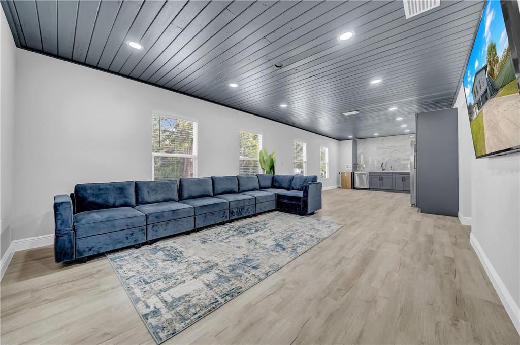 For Sale: $1,140,000 (8 beds, 7 baths, 4327 Square Feet)