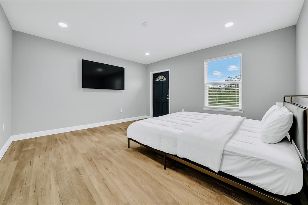 For Sale: $1,140,000 (8 beds, 7 baths, 4327 Square Feet)