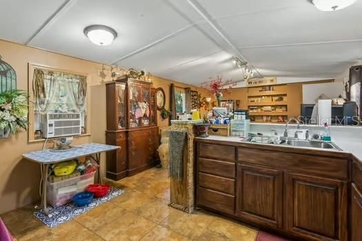 На продажу: $175,500 (3 спален, 2 ванн, 924 Квадратных фут)