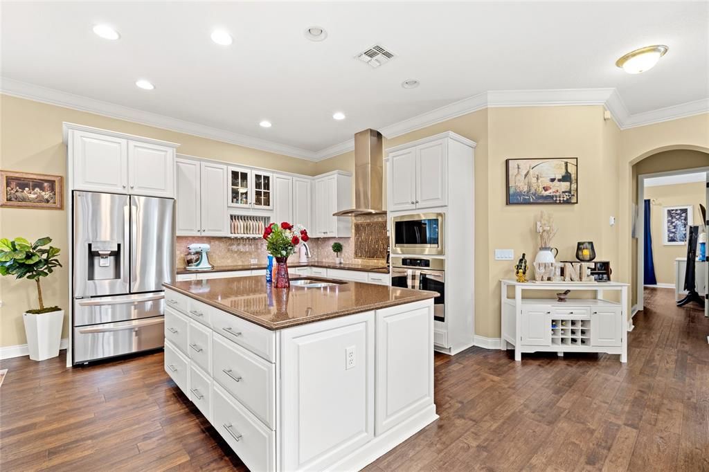 For Sale: $1,150,000 (5 beds, 4 baths, 3610 Square Feet)