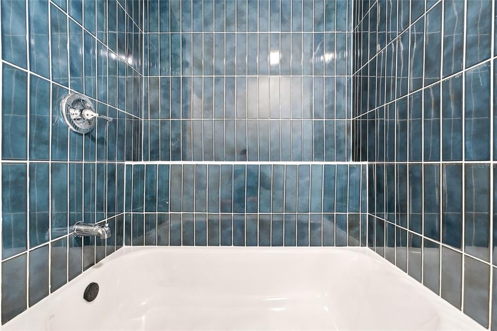 На продажу: $372,000 (3 спален, 2 ванн, 1456 Квадратных фут)