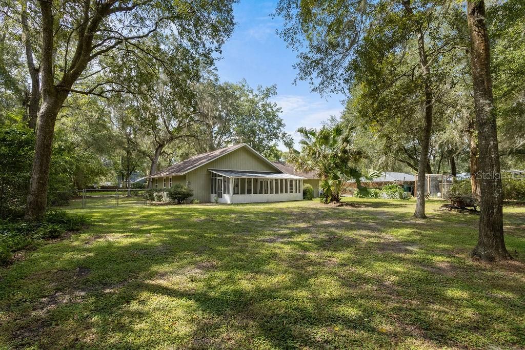For Sale: $369,900 (3 beds, 2 baths, 1338 Square Feet)