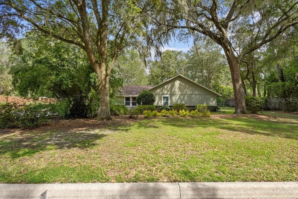 For Sale: $369,900 (3 beds, 2 baths, 1338 Square Feet)