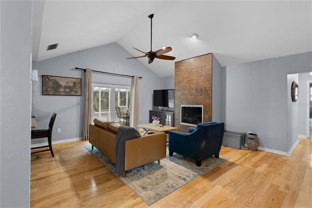 For Sale: $369,900 (3 beds, 2 baths, 1338 Square Feet)