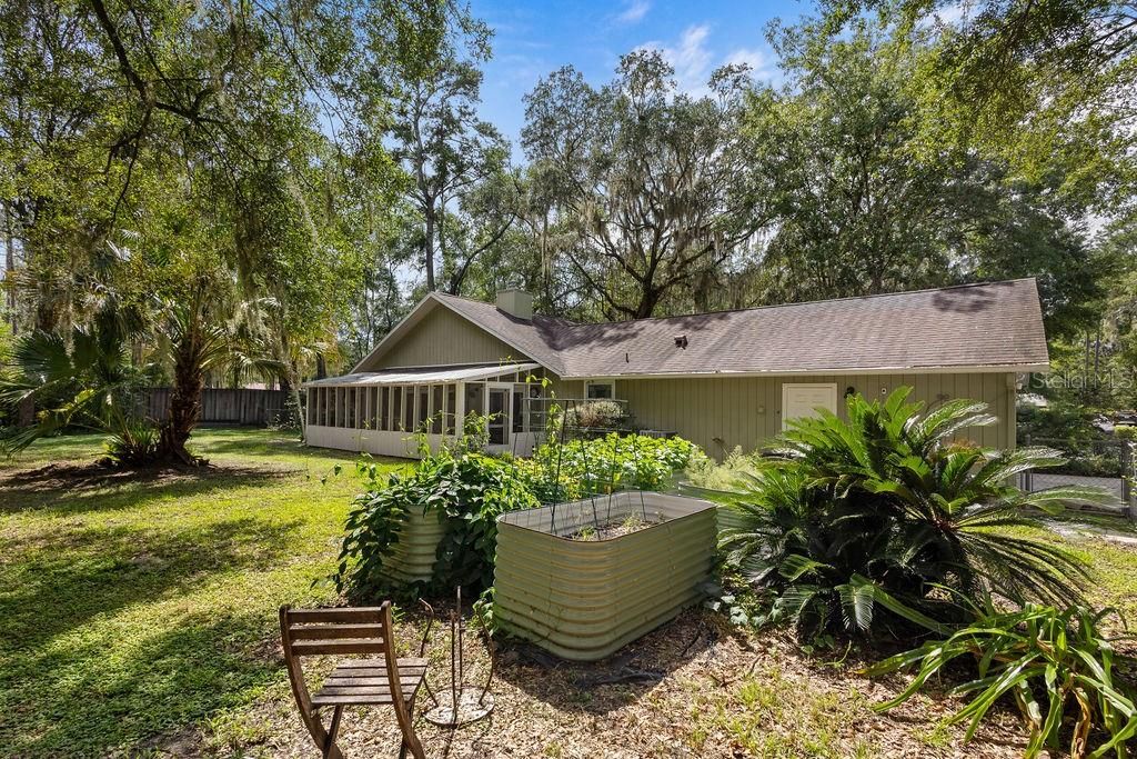 For Sale: $369,900 (3 beds, 2 baths, 1338 Square Feet)
