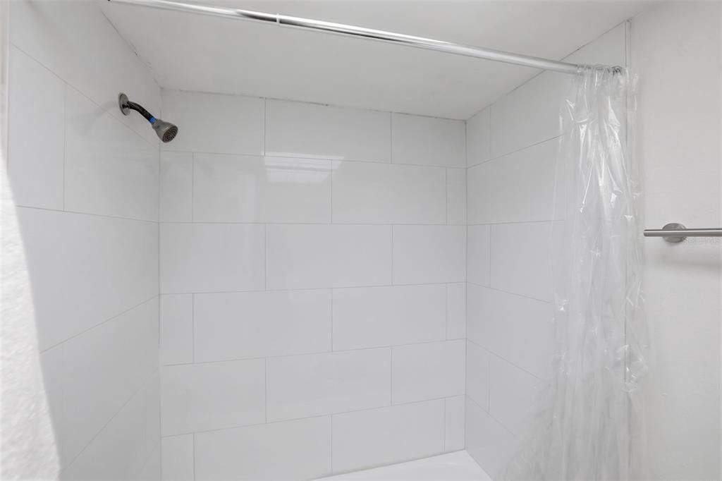 Activo con contrato: $130,000 (1 camas, 1 baños, 420 Pies cuadrados)